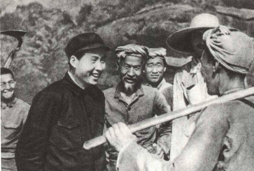 美国学者斯威齐曾在系统研究毛泽东和他所处的时代后，发出了一句感慨：“毛泽东被别人