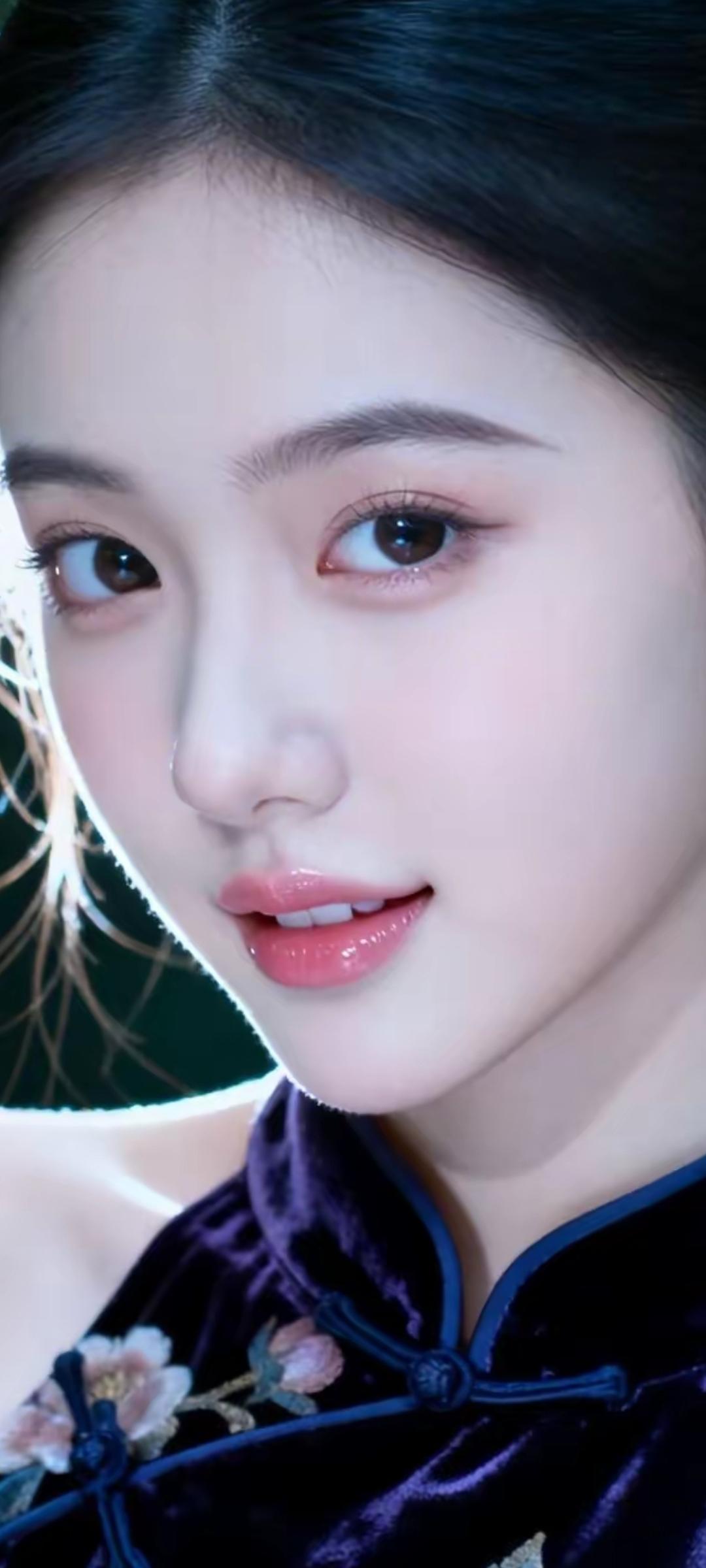 温柔眼波流转，古典韵味满满