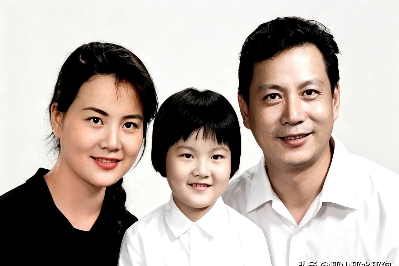 堂堂北大系主任，为了娶新老婆，居然穷到偷偷挪用亲闺女300块钱的压岁钱，这离谱操
