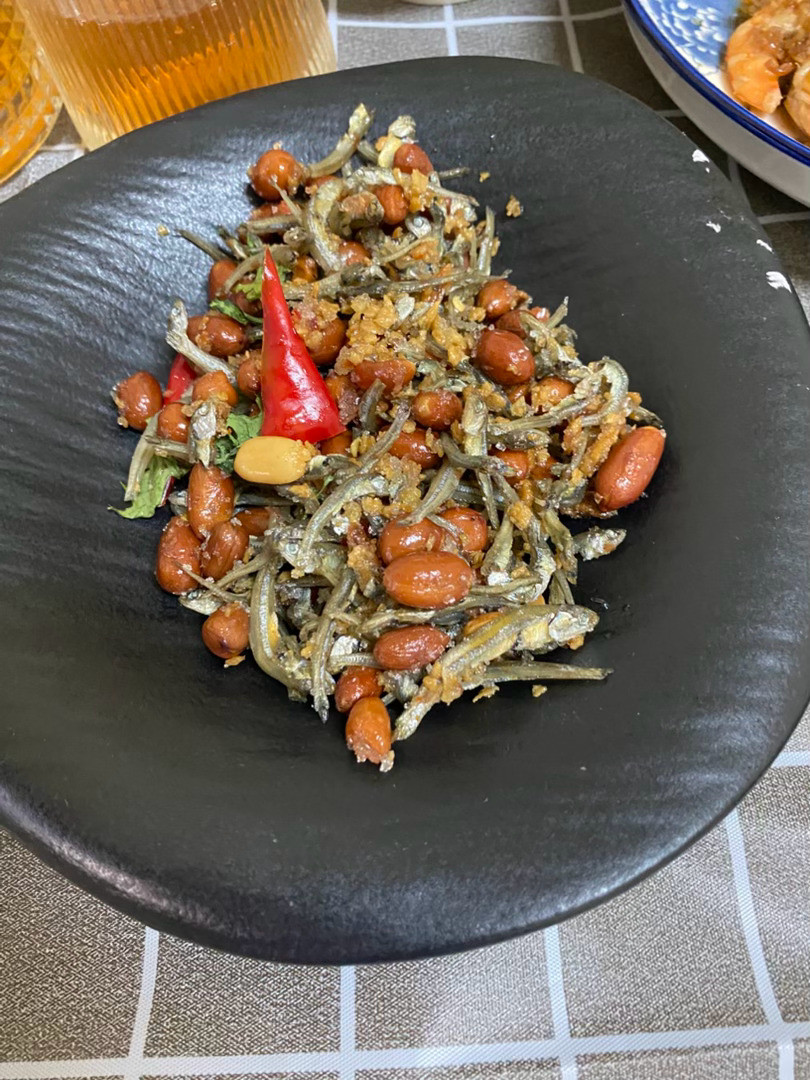 不可辜负的美食❤️你好星期六看得出她是公主今天做菜煮家常菜蒜香醬油蝦煎三文