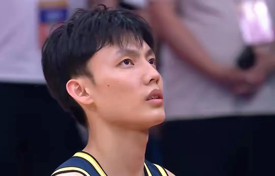 杜锋缺席，徐杰27分救主！广东77-74险胜宁波却暴露三大隐患比赛最后哨声响