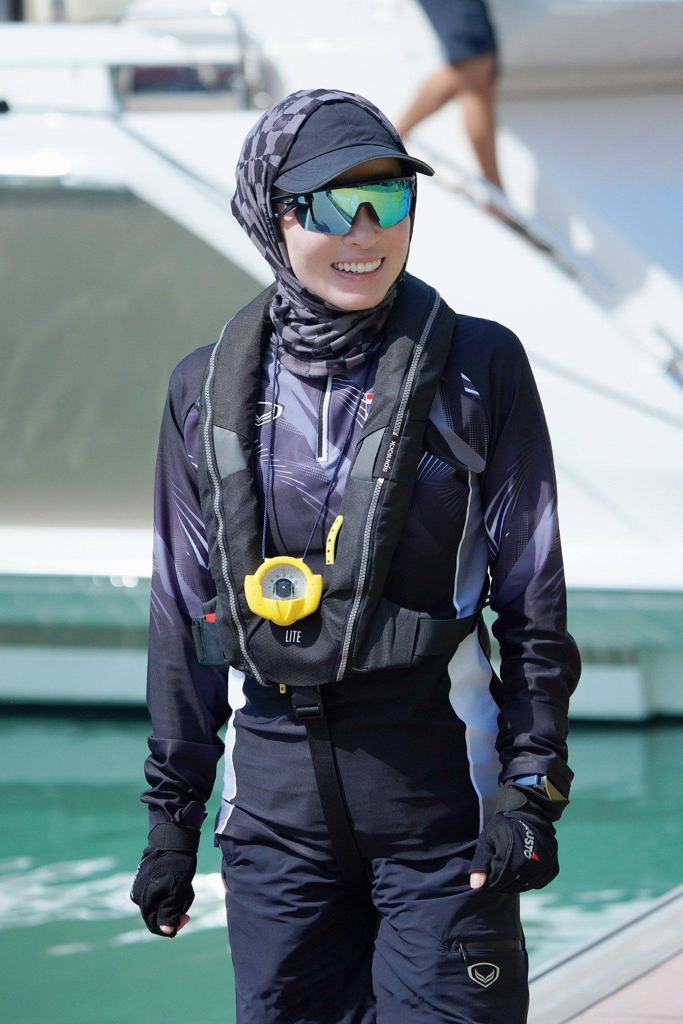 王室王室泰国王室素娘娘2025年12月14日，素娘娘和其他国家的运动员一起在春