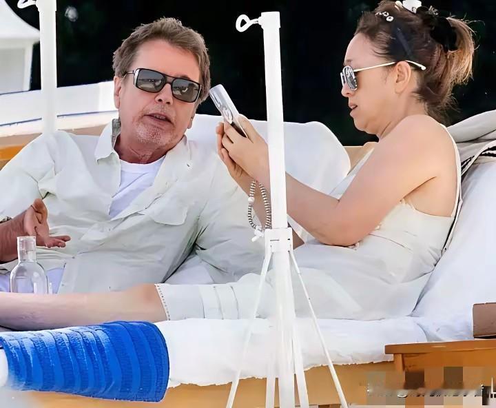 巩俐这身材真是符合欧美人的风格，看起来很结实，但是又很白皙。当初和张艺谋恋爱时