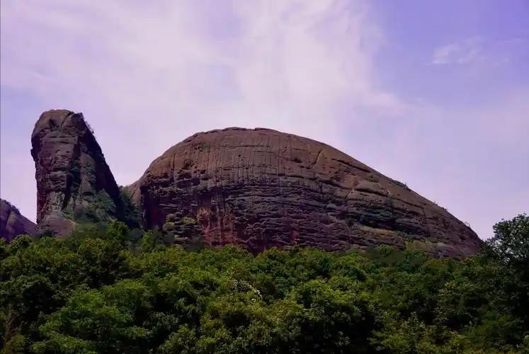 辽宁有座山村，村里山上常年寸草不生，专家：因为山下埋着大将军这座山村是辽宁省