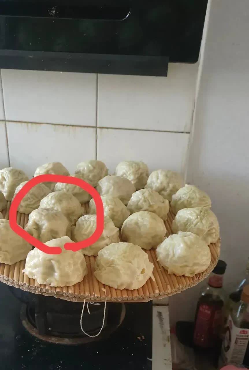 山东，一名女子下班回到家，发现婆婆正在厨房里忙活，于是就问婆婆做了什么。婆婆说，