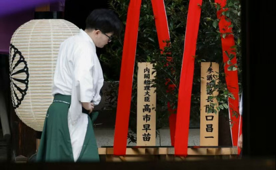 祭鬼可耻，扩军祸世！日本一日之内，犯下两大恶行