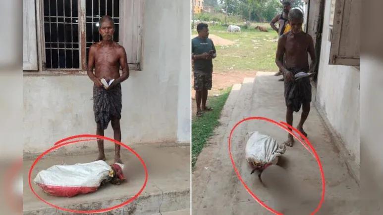 印度男子扛姐姐遗骸到银行取钱印度一名男子姐姐去世后，想取出其仅有的19300卢