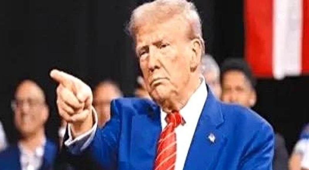 桌子掀了。美国和中国，终于把牌摊开了。不是一时的气话，而是一种冰冷的对视，双方