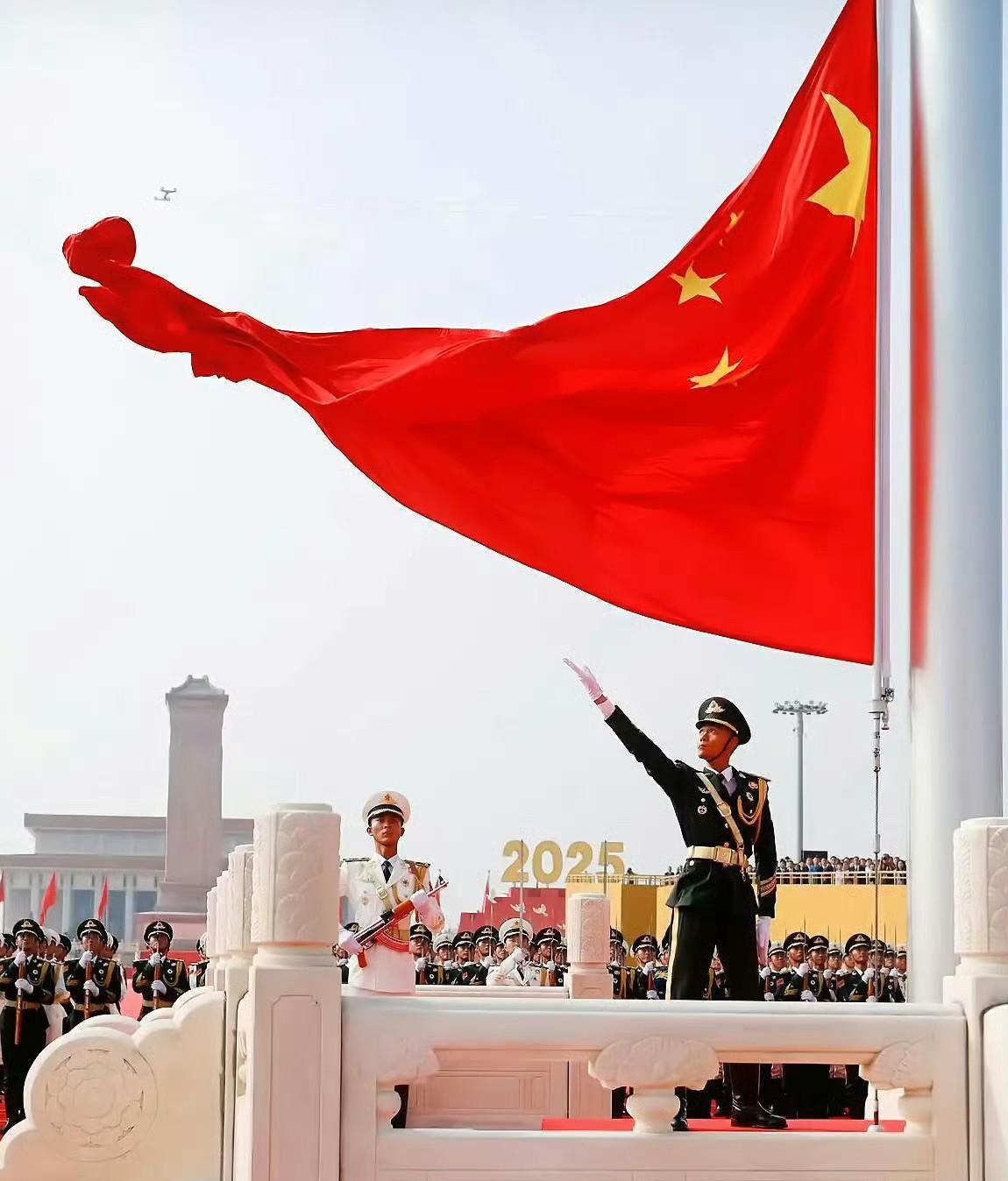 今天#九三大阅兵#法新社终于出图！可是这次的法新社真的比不过咱们新华社了（图1