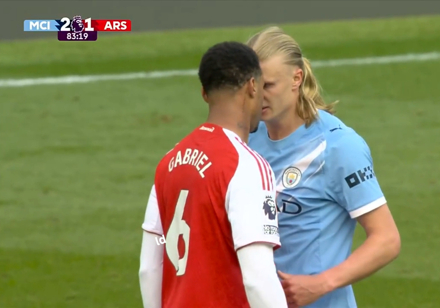 阿森纳退无可退！本轮英超，阿森纳1:2不敌曼城，若曼城在下一场补赛中获胜，那