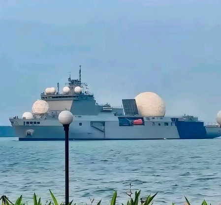 “印度整出了电子侦察船，不管你服不服气印度一直都认为自己是一”顶尖强国，别人