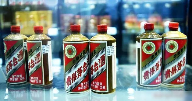 白酒这一块应该讨论的不是，而是未来这个行业会怎么走?我觉得这话说到点子上了。