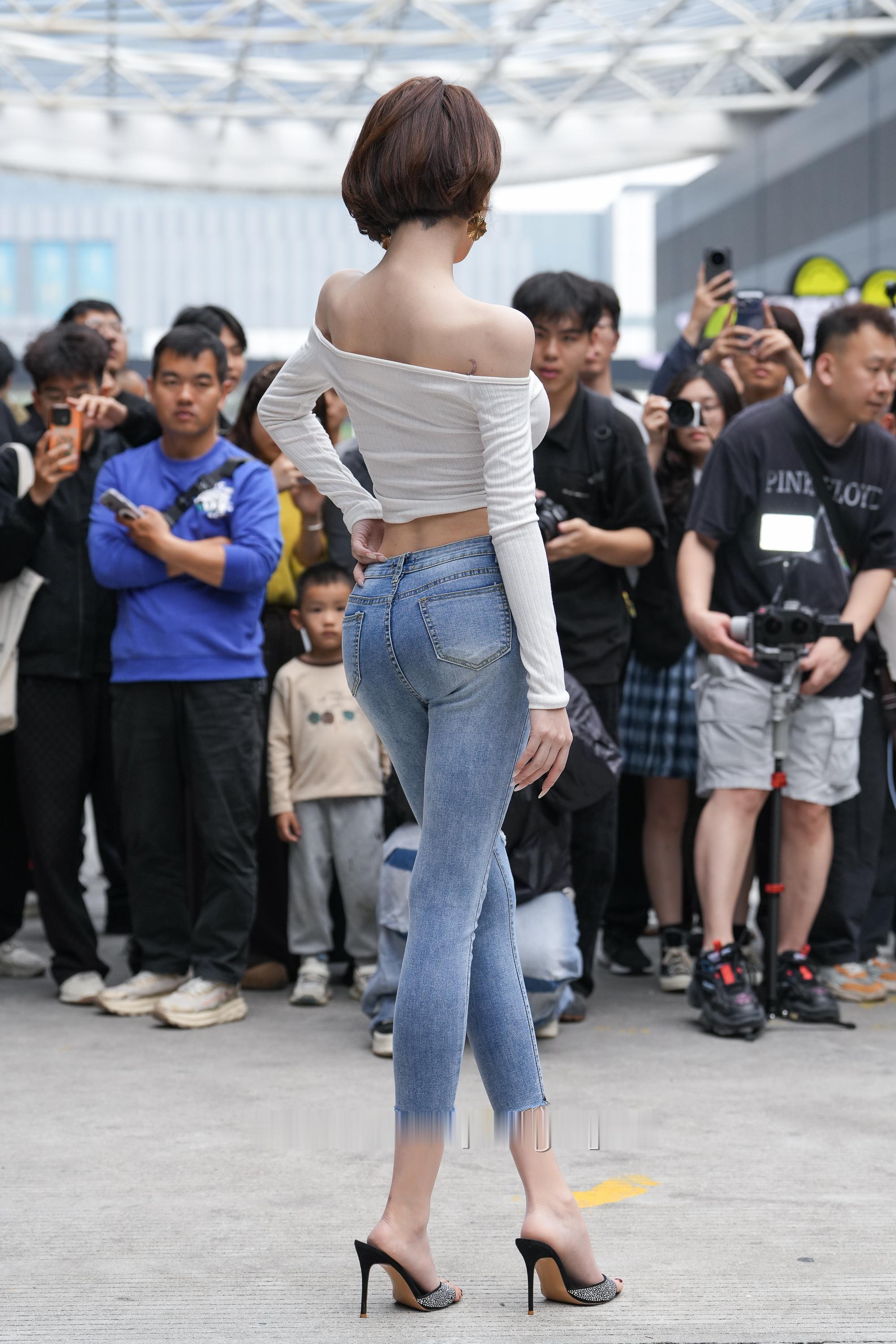 牛仔裤飒爽靓丽~~