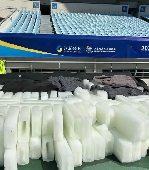 南京奥体据说为了苏超弄了10000块冰，这不是亏大了？苏超南京站门票才10块2
