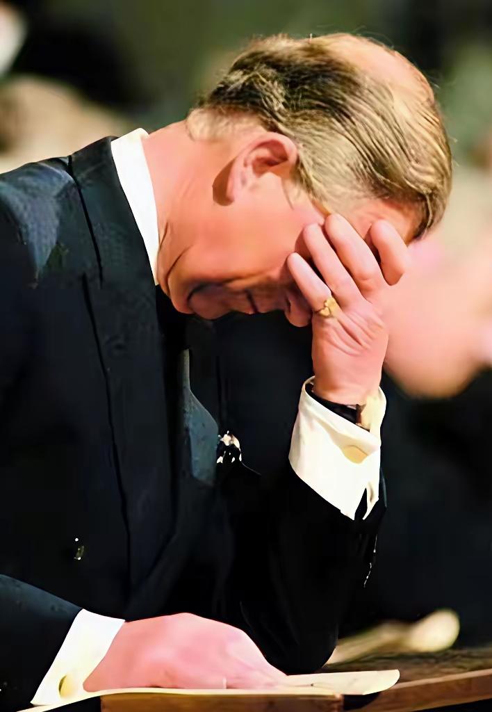 查尔斯悔了吗？当然！“夫妻还是原配的好”，他现在应该意识到这句话的含金量了！