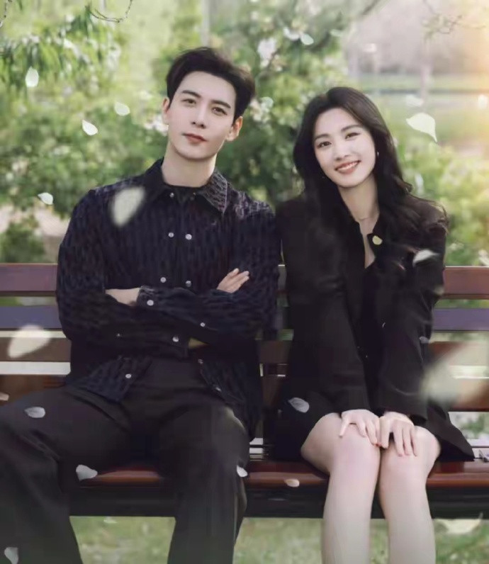 28岁王玉雯“对撞”26岁卢昱晓，同一个男主，一个想弃，一个上瘾​​​