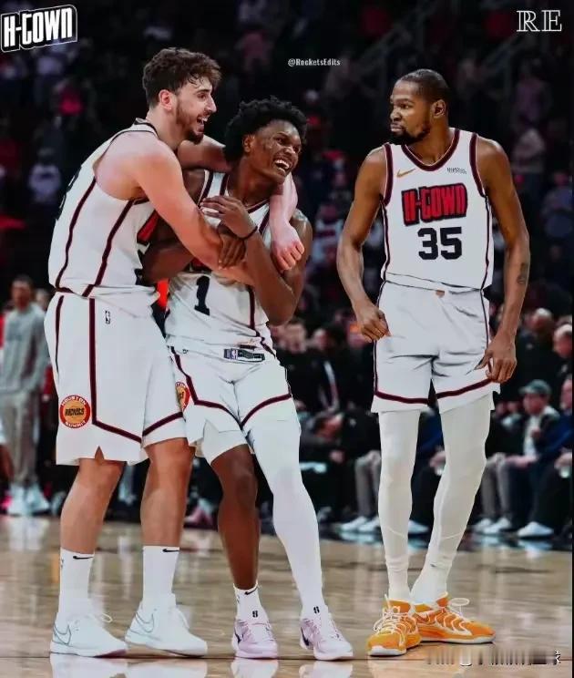随着火箭抢下湖人的芬尼-史密斯，死亡5锋线在NBA排第1不为过吧？据Sh