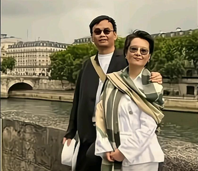 一直很喜爱袁立，她所饰演的小月，美丽灵动且聪慧善良，那鲜活的形象总是不时地在我脑