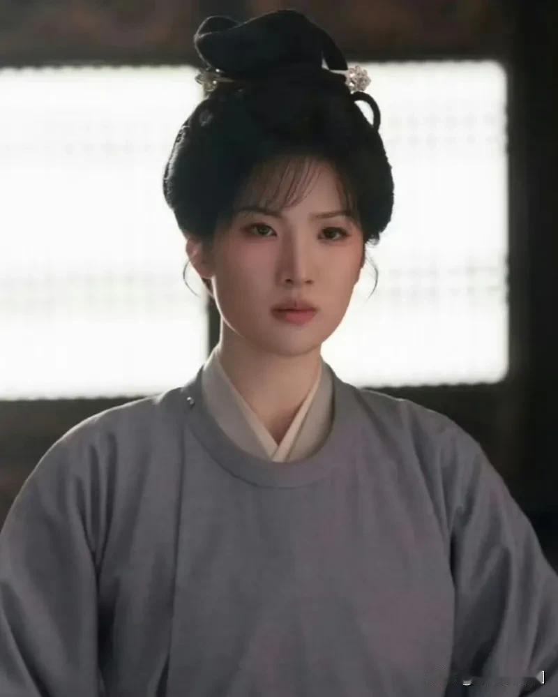 姚安娜首次挑战古装剧，演技获赞。虽然她演技确实很不错的，但是我个人觉得她的脸蛋不