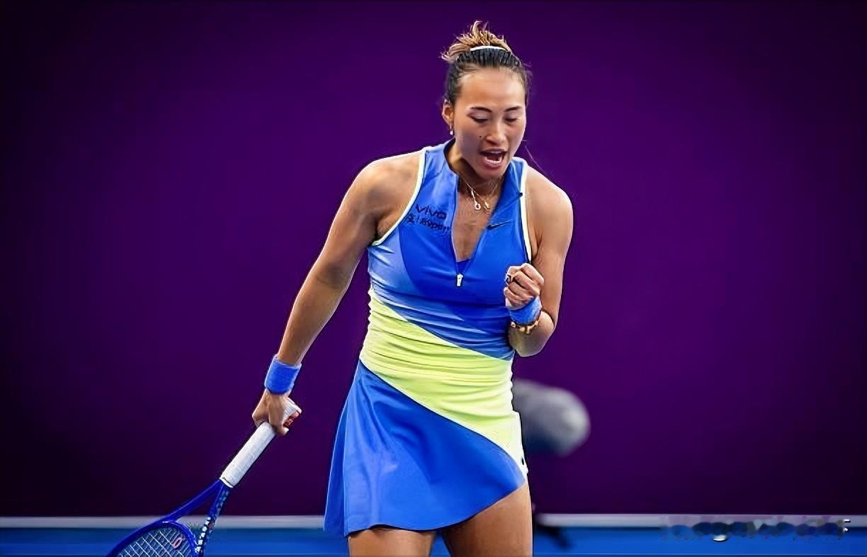 郑钦文6:4先下一盘，打出世界前五球员水准，全场数据多点开花，火力全开，全面压制