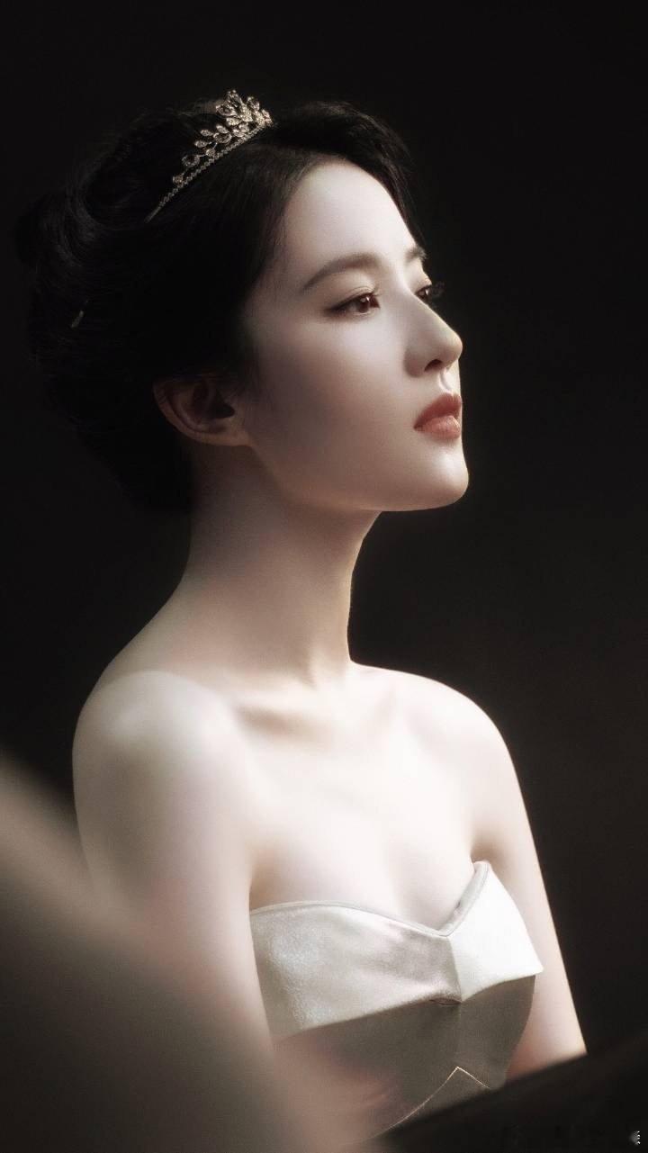 #刘亦菲#分享几张菲菲的壁纸，你最喜欢哪一个？​