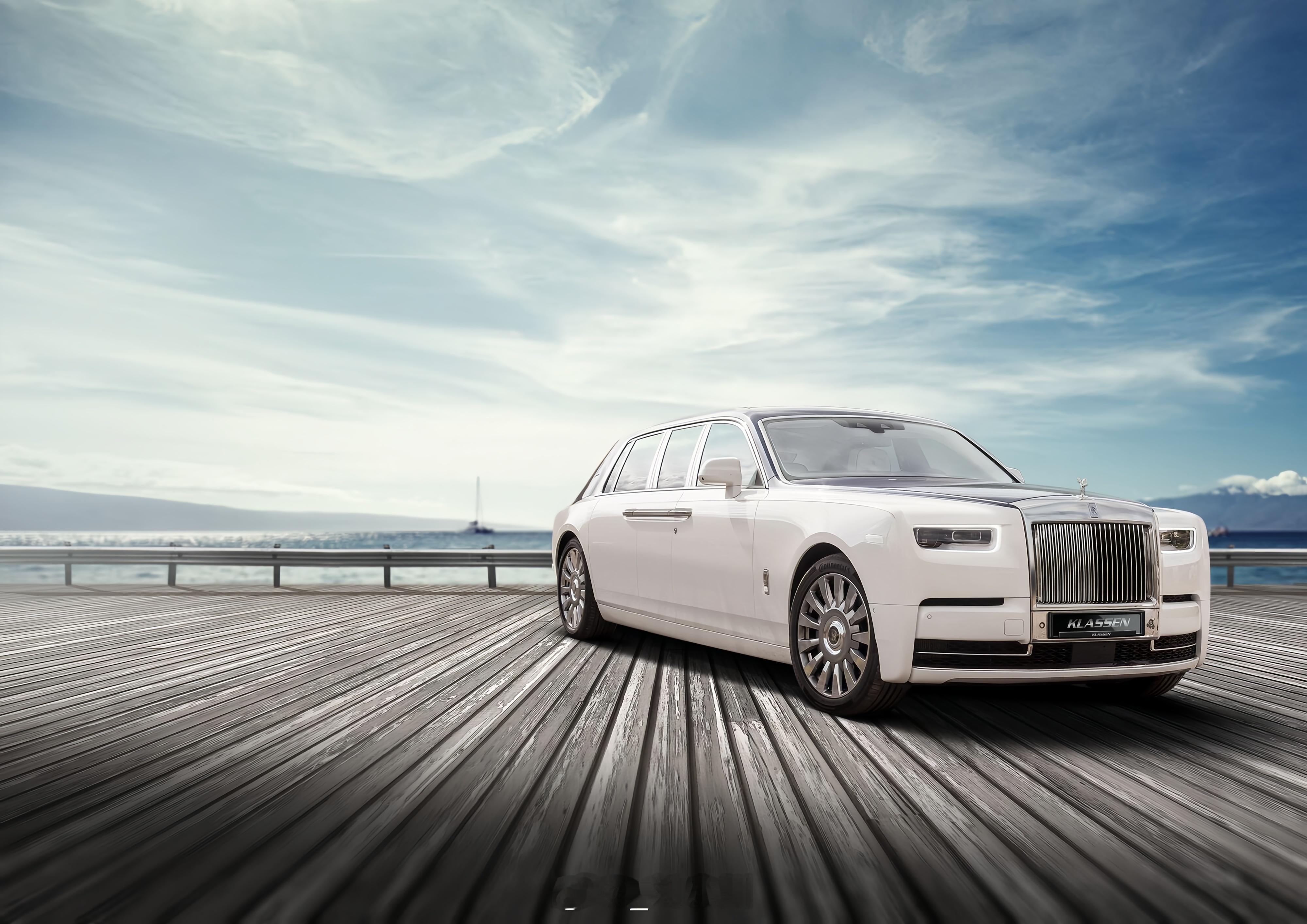 劳斯莱斯幻影加长版，一种方案+500mm，另一种方案+1050mm，哪个效果好