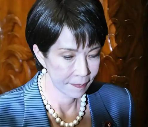 中国现在之所以不和日本开打，不是因为中国自己太软弱，也不是为了和平想放过日本，更