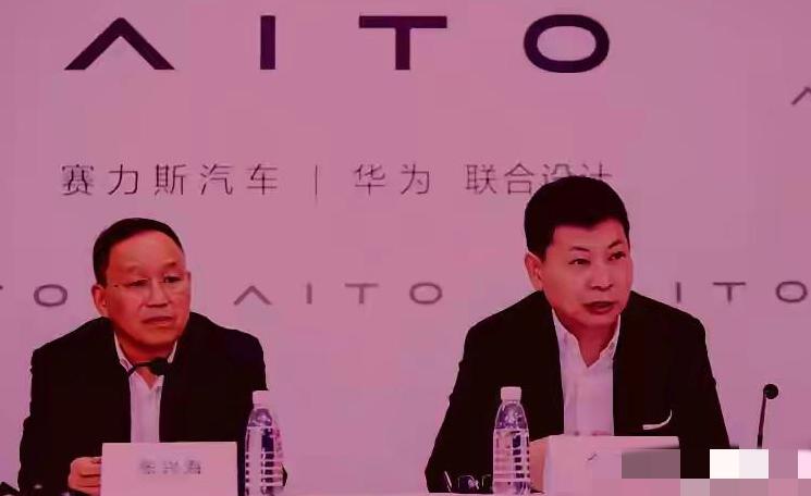赛力斯单飞15天就“复合”，重庆市政府为什么比张兴海还急？从“分手”到“复合