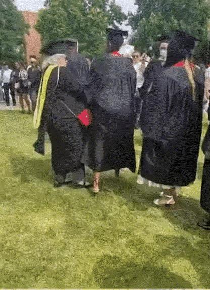 黑人越来越霸道了，这到底是怎么回事？