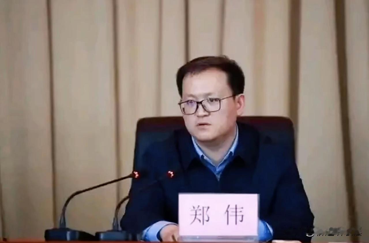 看到哈尔滨方正县郑伟的通报，我真是哑然失笑。​别的落马官员，要么图权，要么图钱