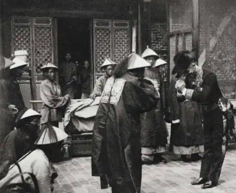 很多人不理解，现在网上把清朝说得一无是处，但是为什么能统治268年？我说实话，清
