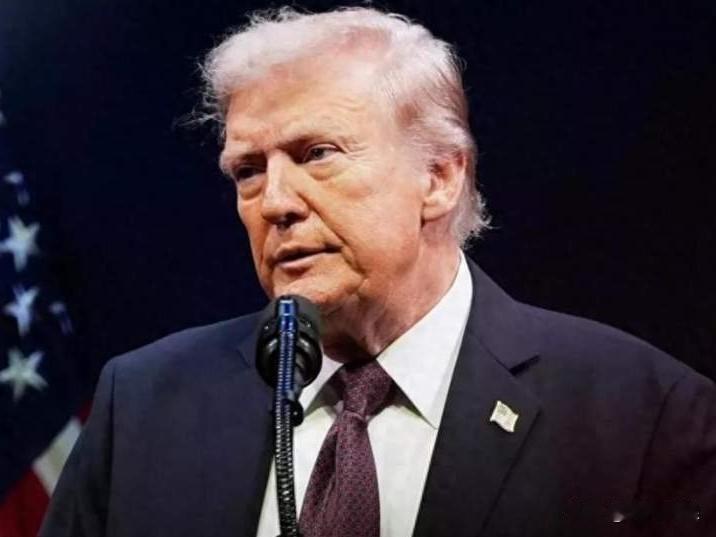 美国总统特朗普向乌克兰总统泽连斯基发出最后通牒！美国总统特朗普表示，俄乌和谈