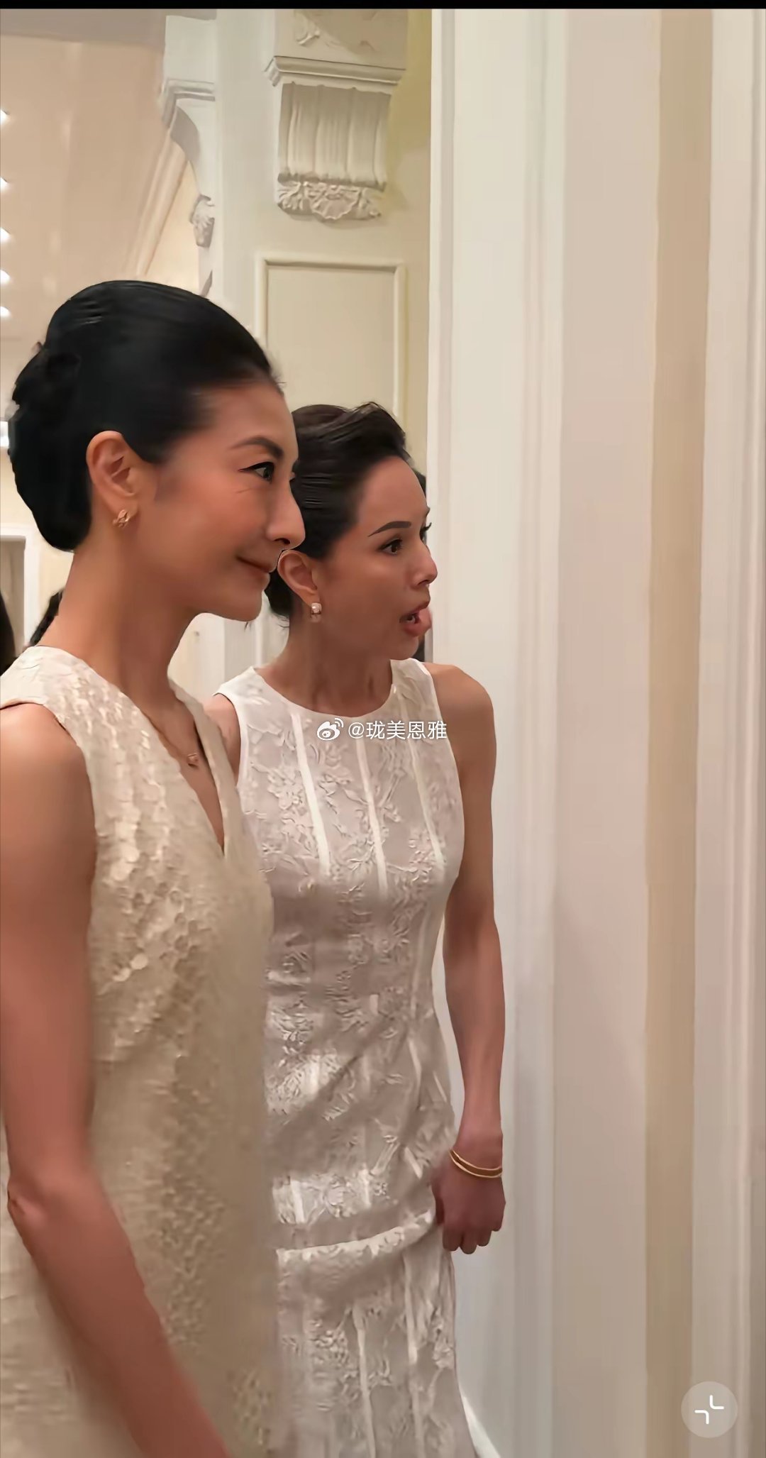 60岁的李若彤，看着就是普通人的45-48左右​​​