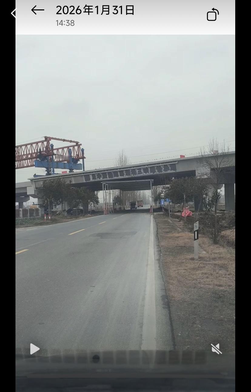 武天高速汉川段的施工质量真的是不敢恭维，由于质量缺陷进行了返工！1月31日有