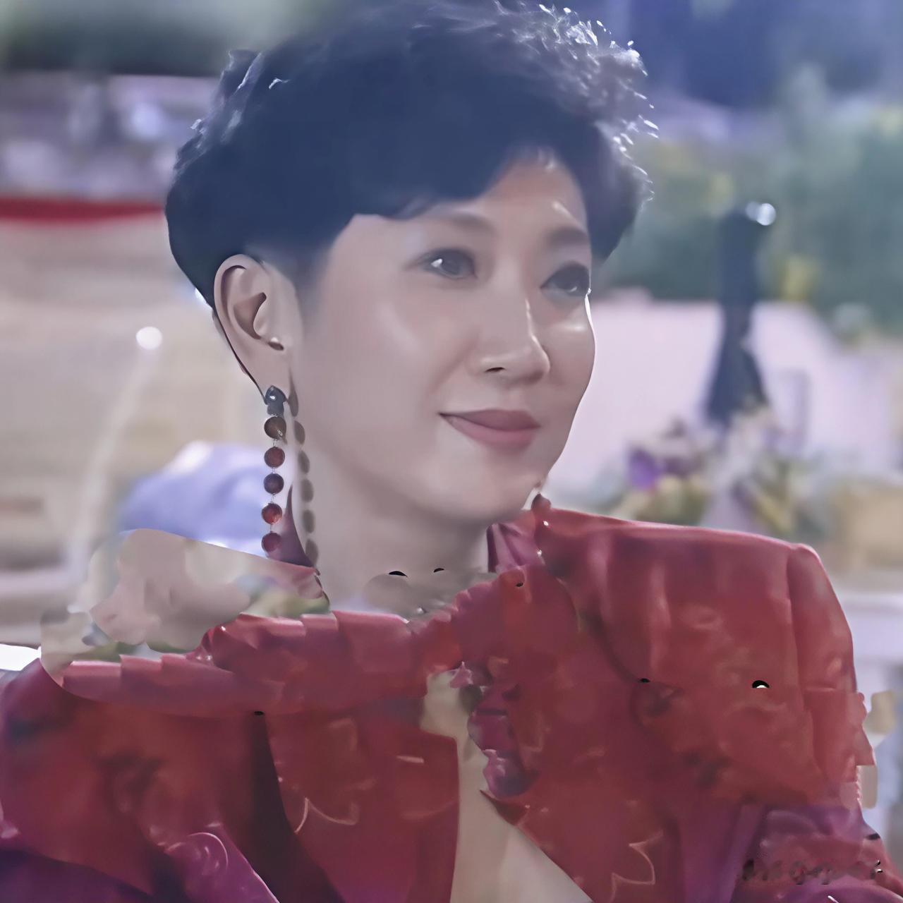 看到施南生如今的结局，更觉胡因梦聪慧过人。她经历了与李敖那段短暂婚姻后，不仅看透