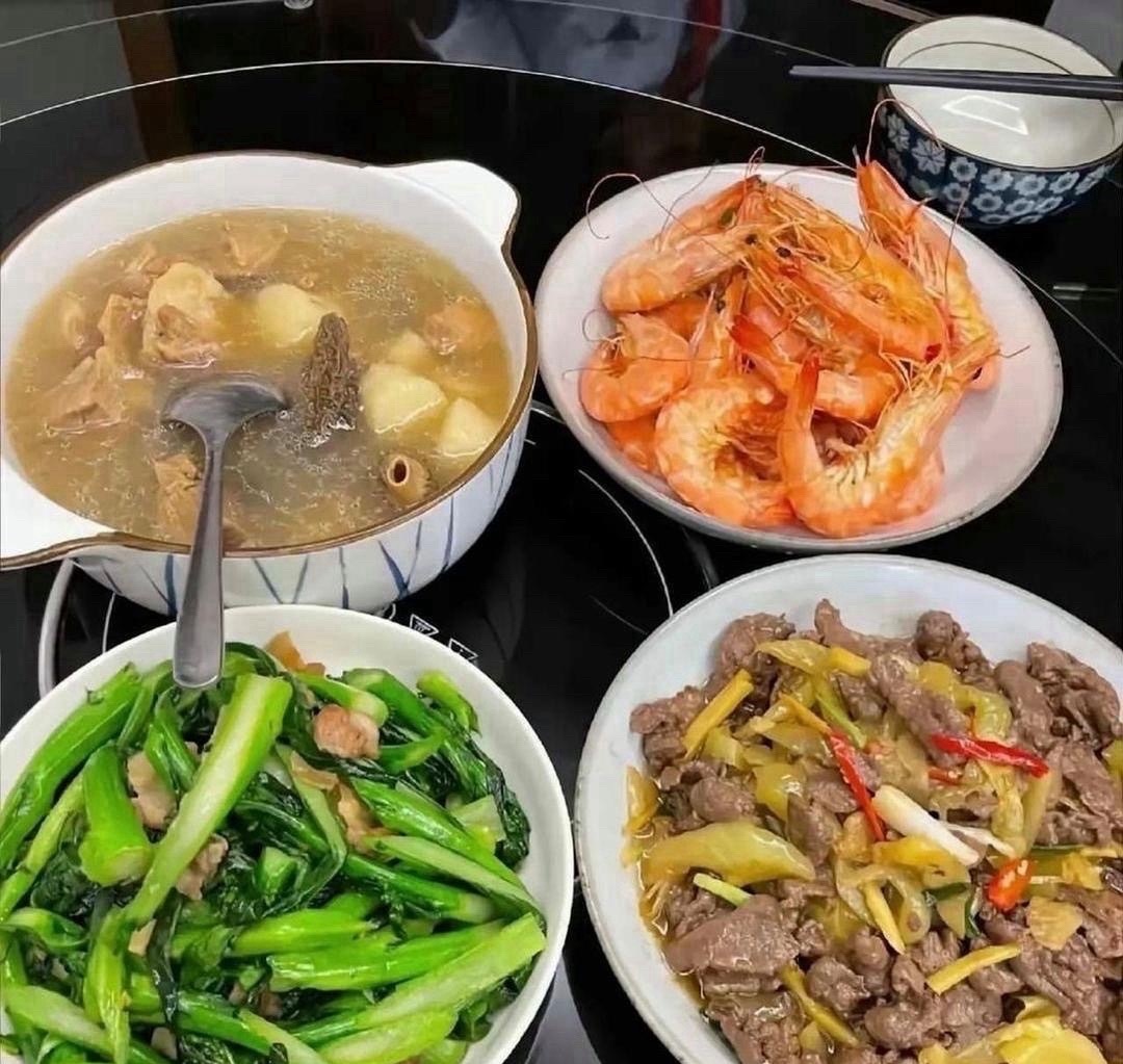左边是前妻做的右边是现任老婆做的