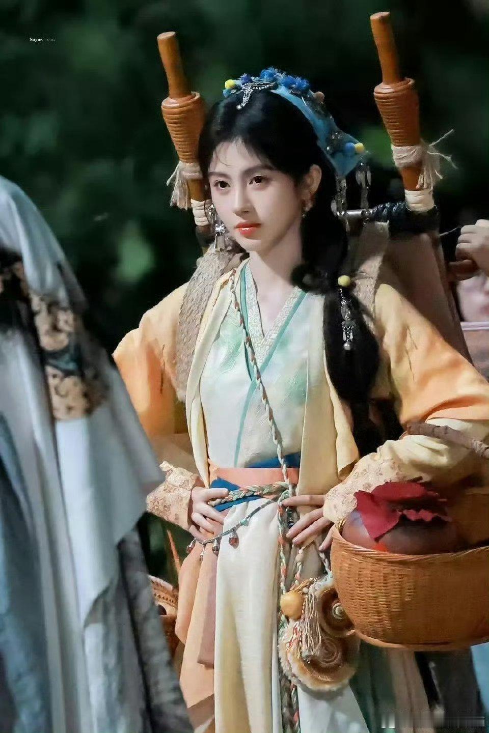最近鞠婧祎的待播剧的造型都好有风格啊跟内娱流水线的那种造型完全不一样啊​​