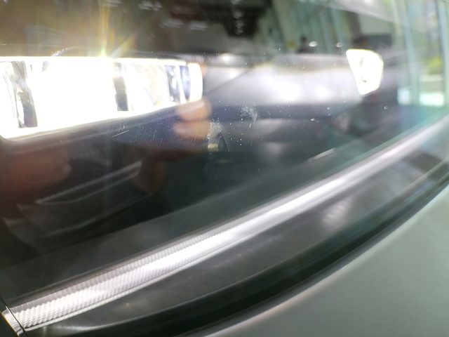 交车的时候注意打开看一下大灯划痕刚提车，第一天晚上开灯发现很多划痕。只恨自己提