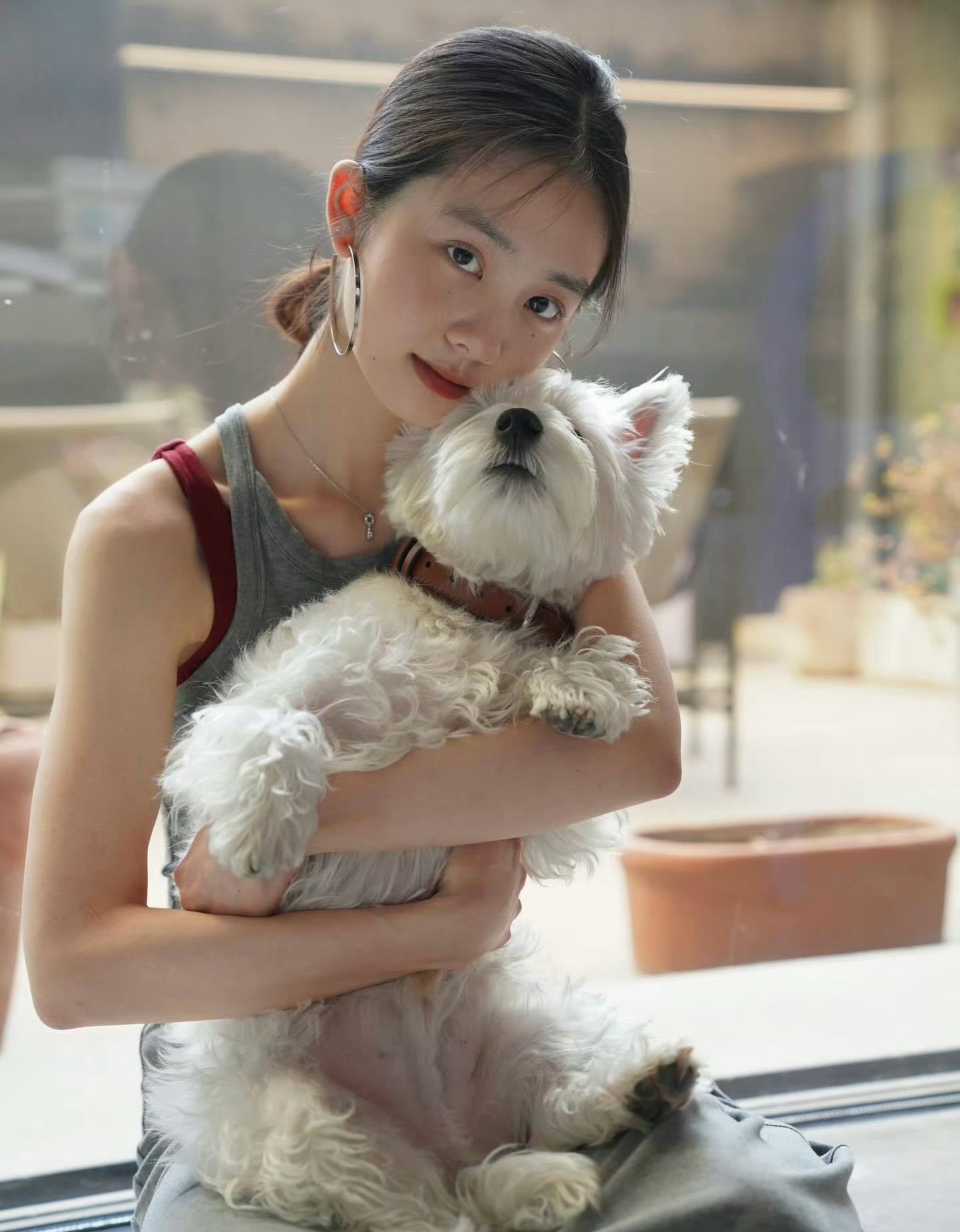 黄多多斜肩黑裙多多日常照合集简简单单就很美