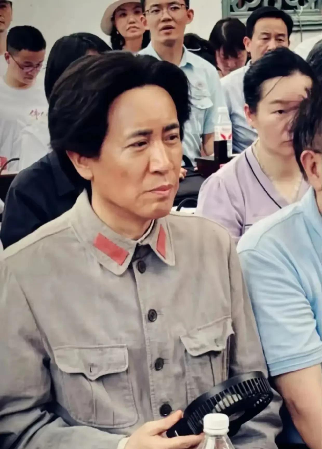 于和伟将饰演毛主席这一消息一经传出，就在网络上引起了广泛讨论。部分网友认为于和伟