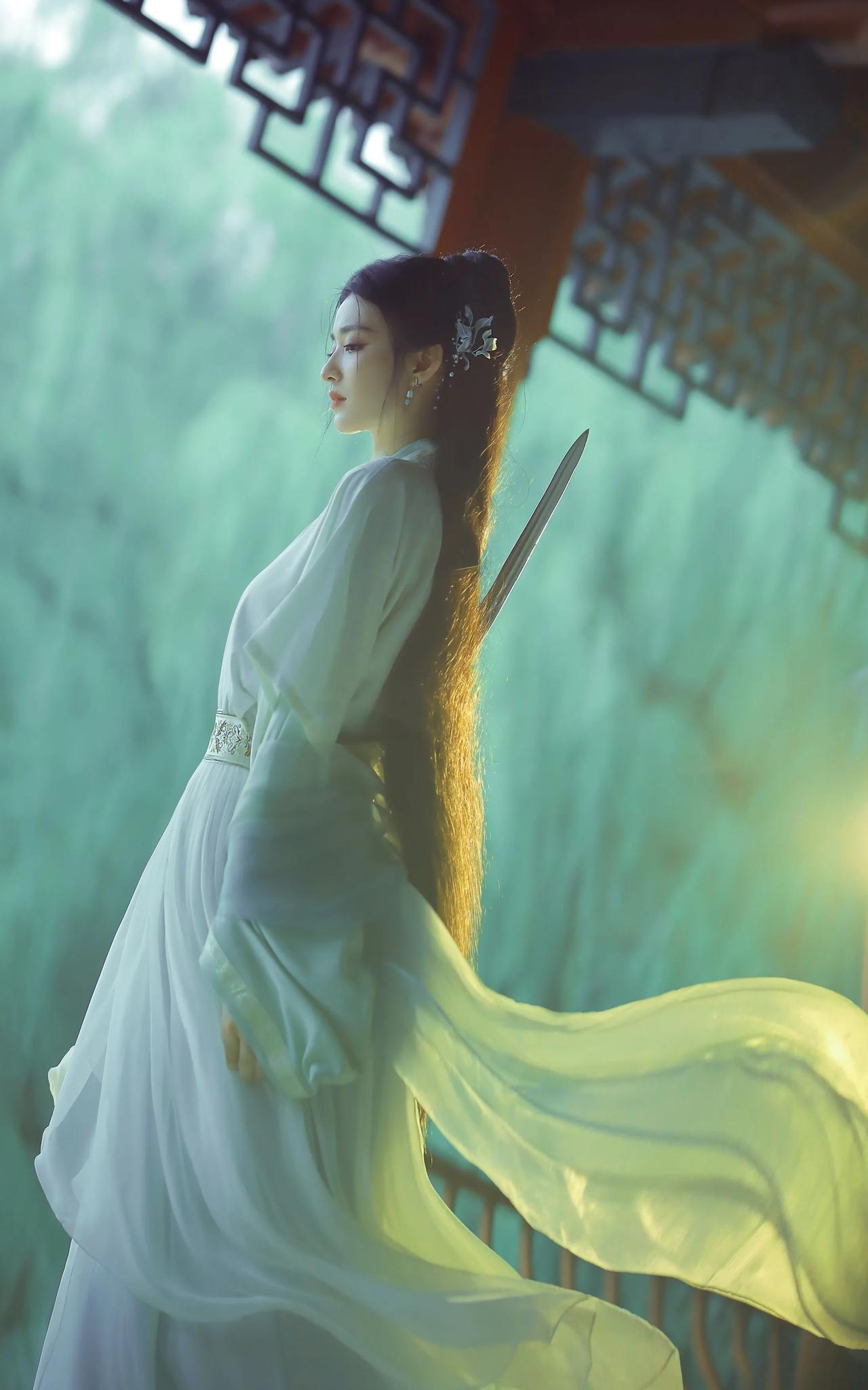 偶然发现王楚然这两套美图，一套仙侠风，一套敦煌风!都美到了心坎上了!抛开王