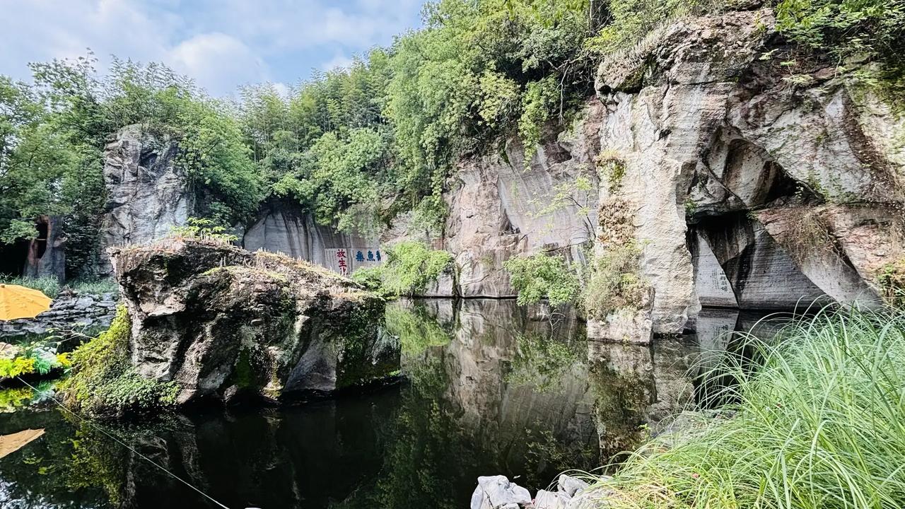 绍兴吼山风景区，是一个刚刚开放的新景，风中视频伙伴计划入口大自然鬼斧神工巨石