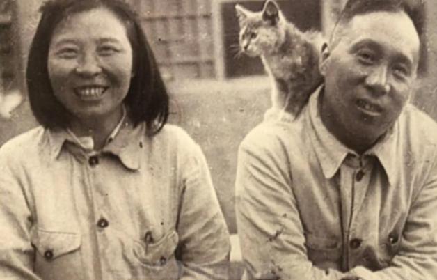 1935年，贺龙找到27岁的女部长李贞，开口第一句就是：长征路太苦，我给你找个伴