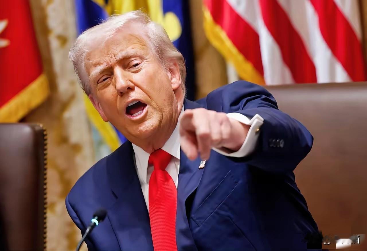 美国的天彻底塌了当地时间10月18日,全美50个州相继爆发了声势浩大的抗议