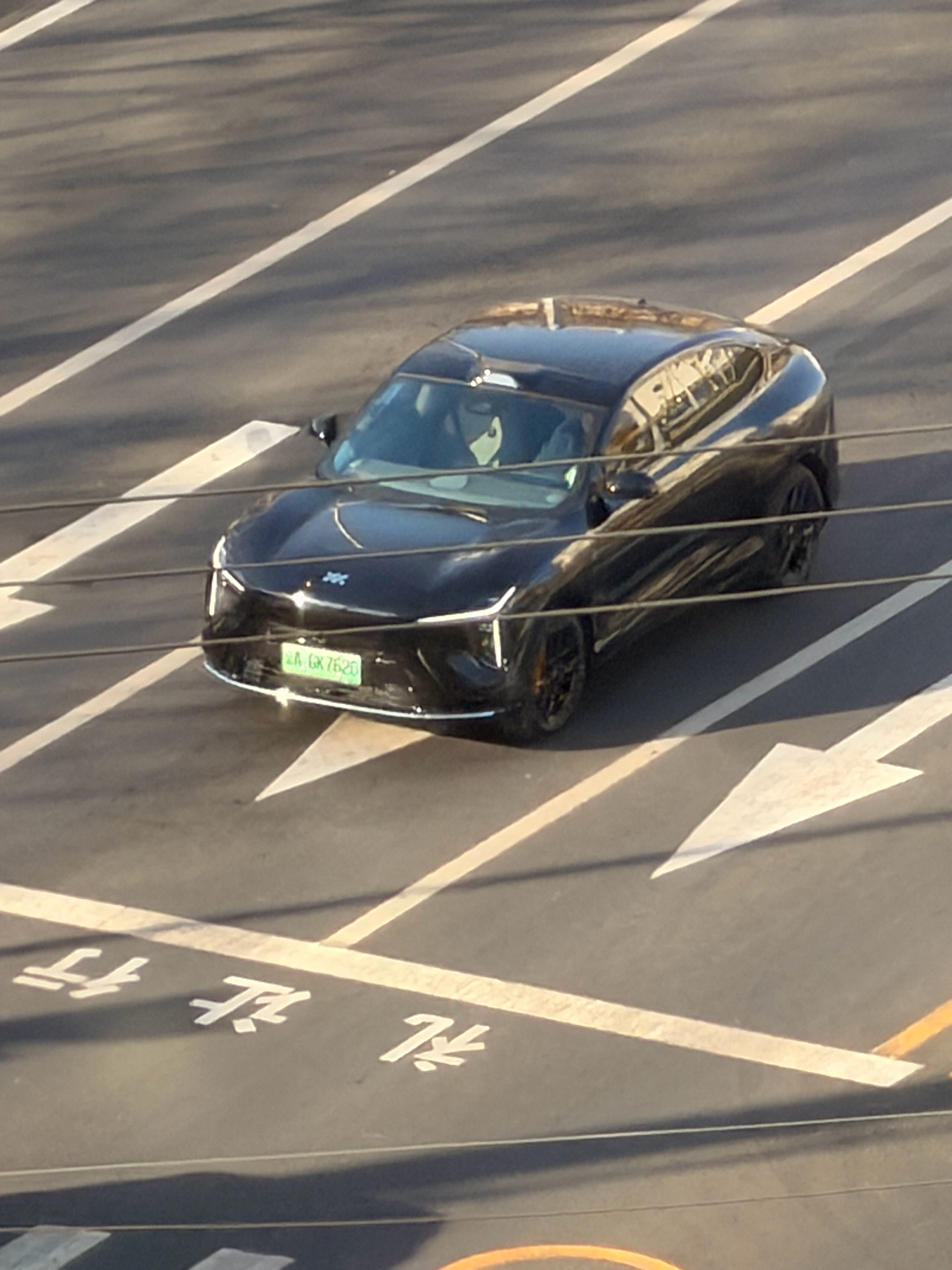 从阳台往下一看，嘿！同款很有品味