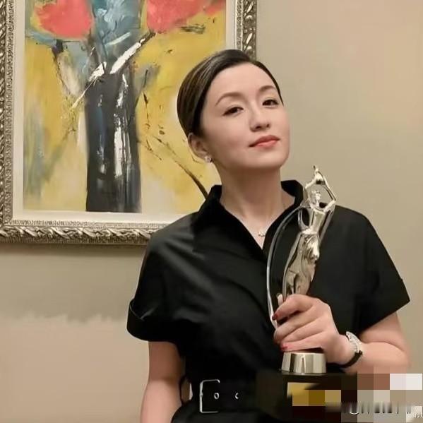 祸从口出，秦雯接下来可能面临的3个窘境：1.接受调查：在古二曝光的录音里，