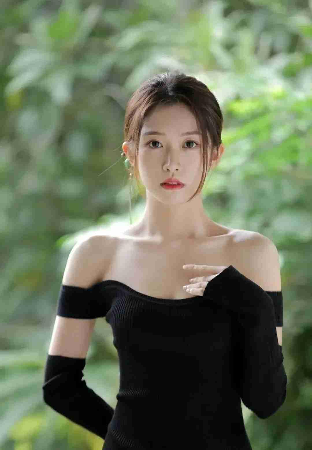 少女摄影|NO.0313期清冷感优雅少女外景写真