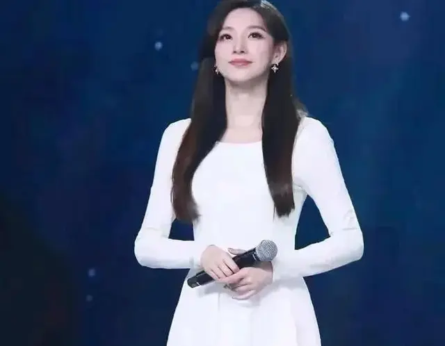 第142期马凡舒:美女侃球,犹如红袖添香