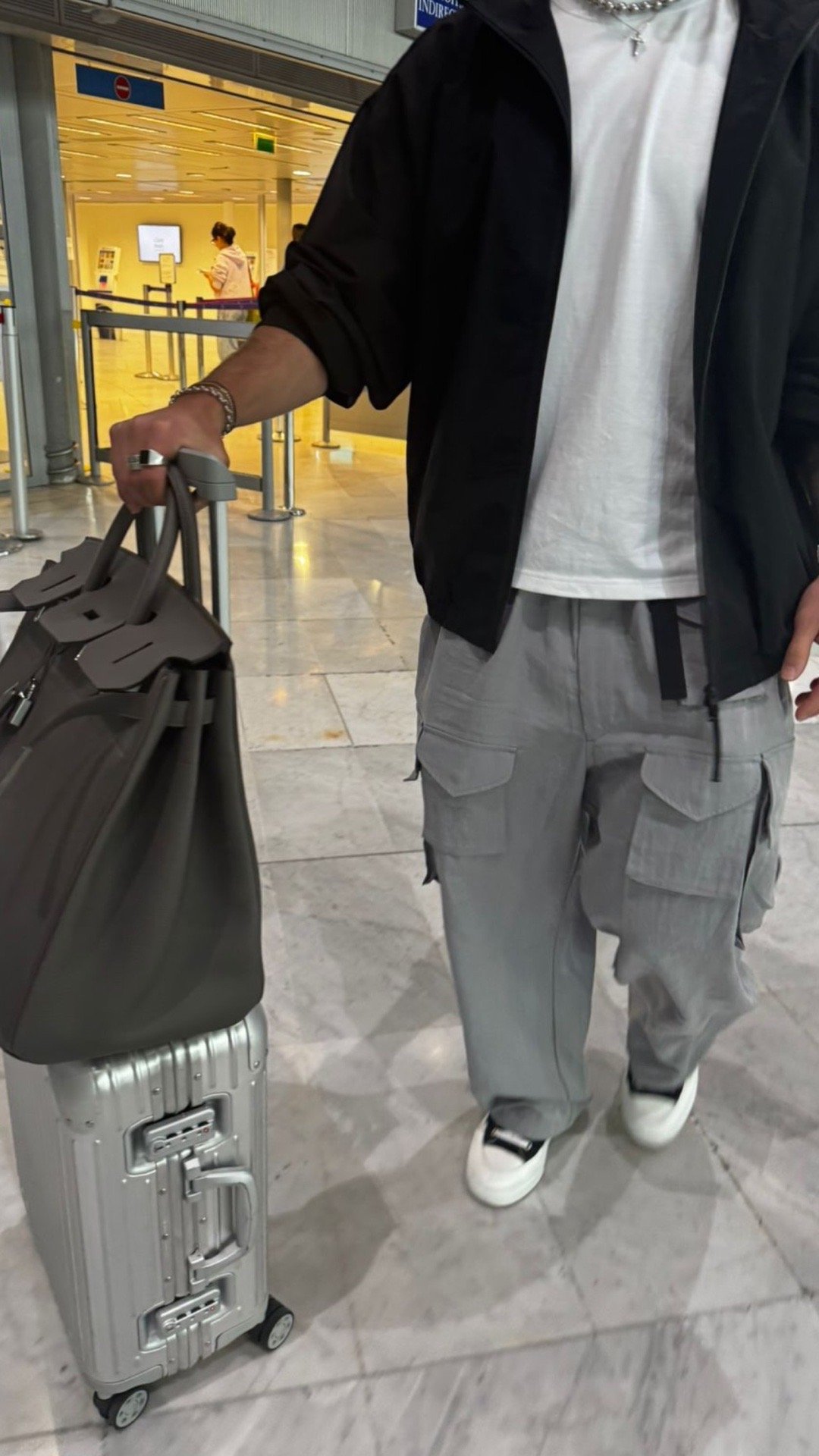 麦卡利斯特去哪旅行？👜大家的包是团购的吗😆😆麦卡利斯特​​​