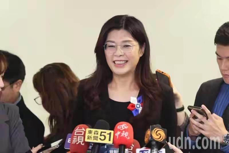 国民党主席郑丽文11月8日也就是今天祭拜吴石将军！在台北马场町烈士就义地，她直言